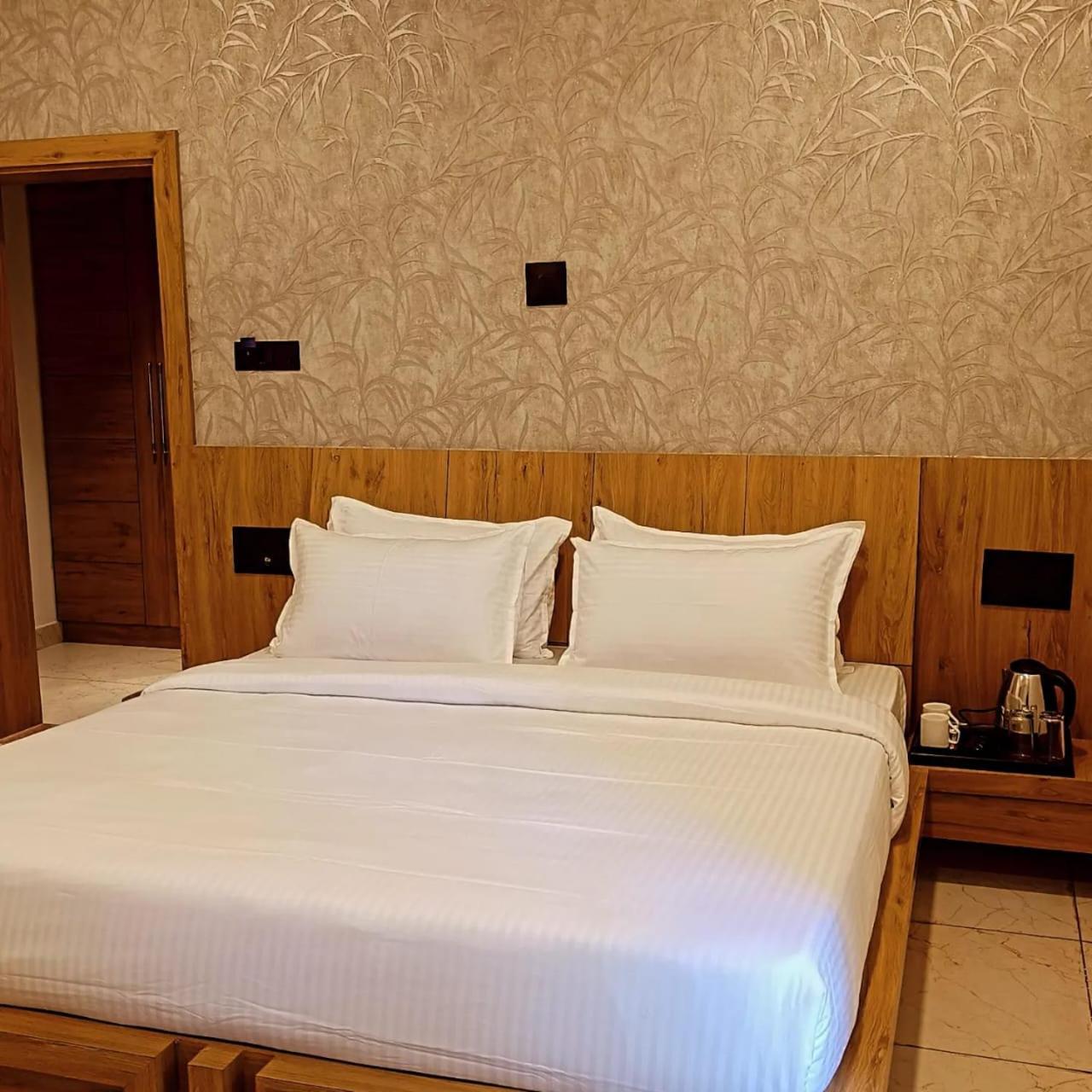 Le Casa Lion Resort A Premium Resort In 사산 기르 외부 사진
